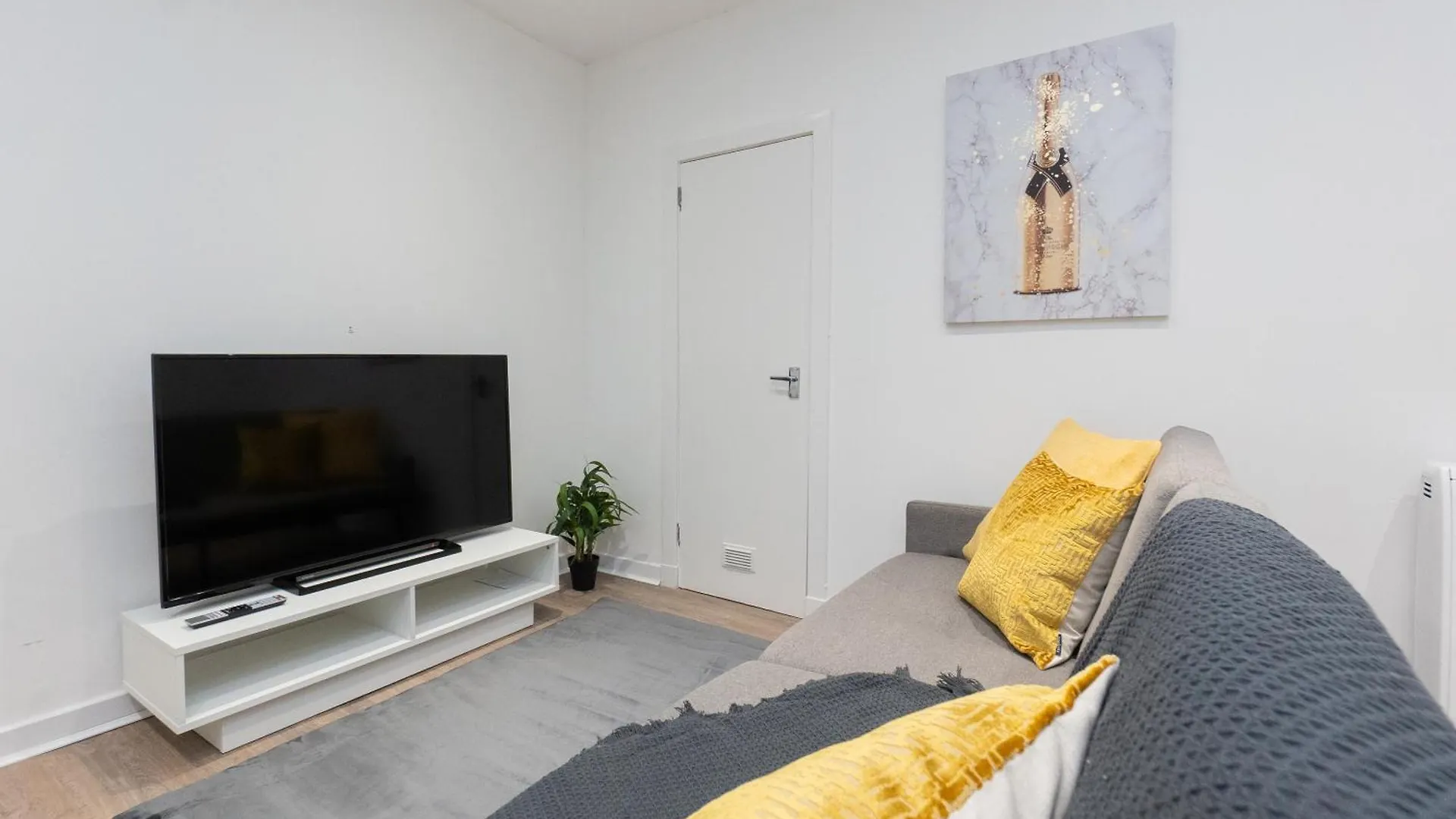 Central City Stay - Sja Stays - 1 Bed Apartment Αμπερντήν